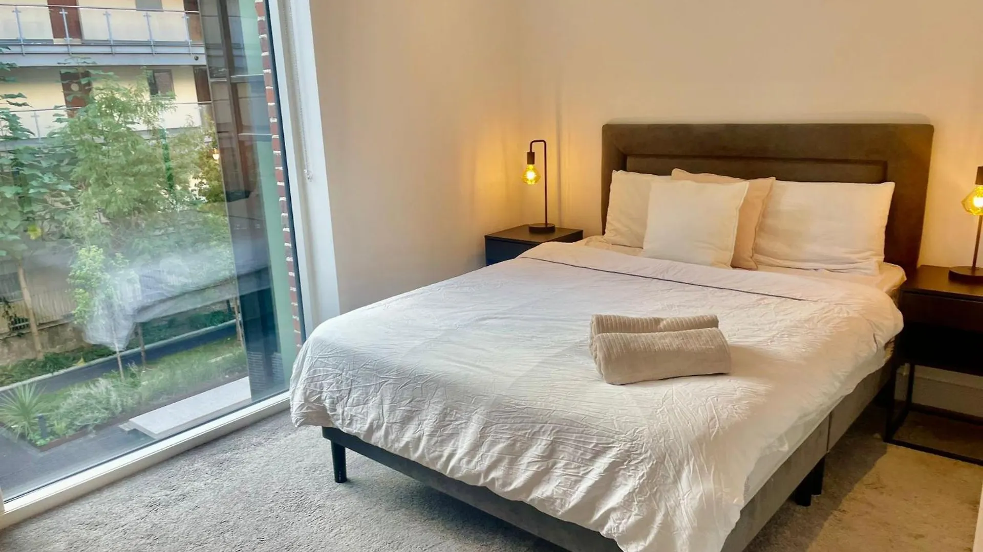 Luxurious Spacious Apartment In Central Dublin City!!